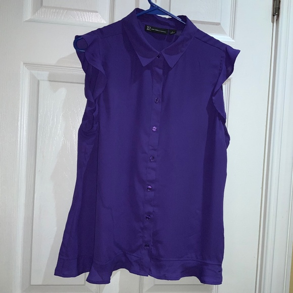 NY & Co. purple button front flutter sleeve top Sz L flounce hem - Picture 1 of 8